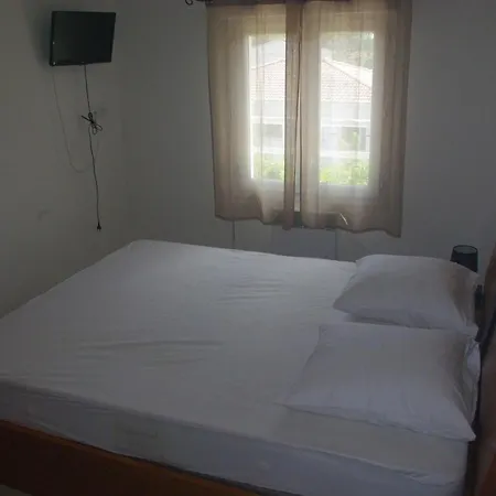 בית נופש A Nuciola Les Pieds Dans L'eau Hte Corse סרביון